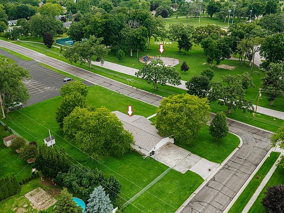 2nd image of 201 Roberts DRIVE