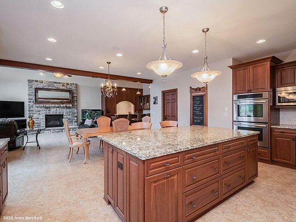 5th image of 1675 Glen Oaks Dr