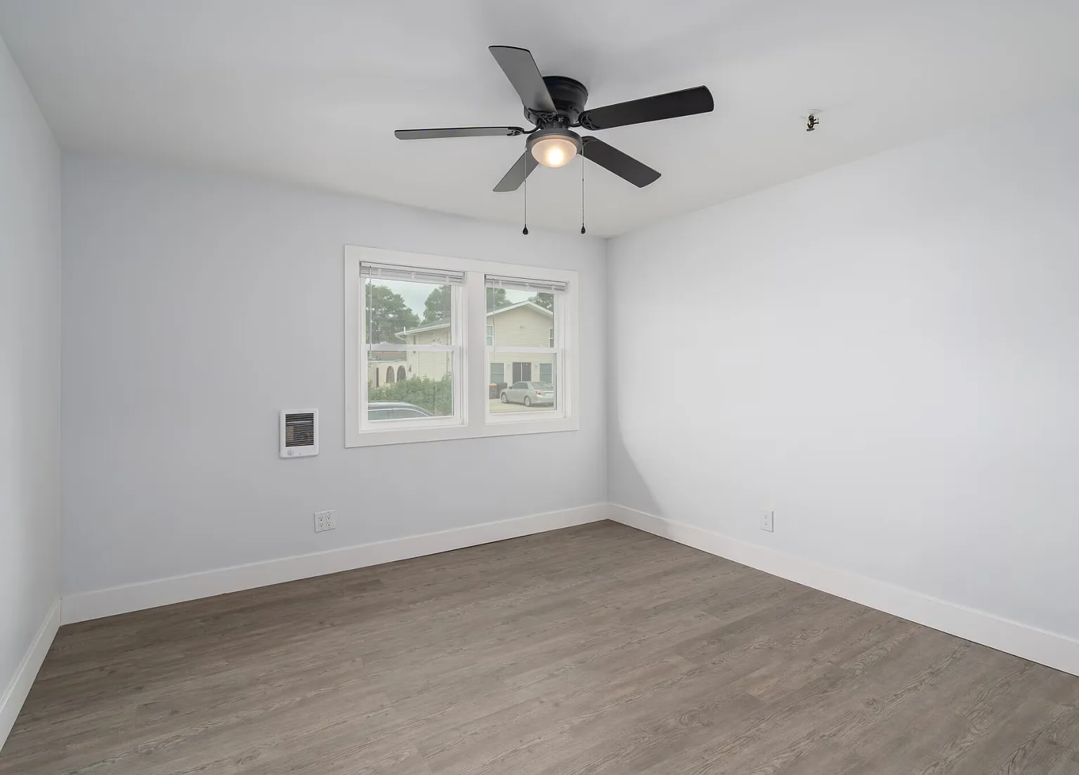 Riverside Apartments — Photo 4