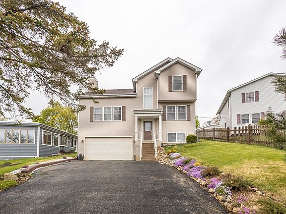 4th image of 909 Sheridan Dr
