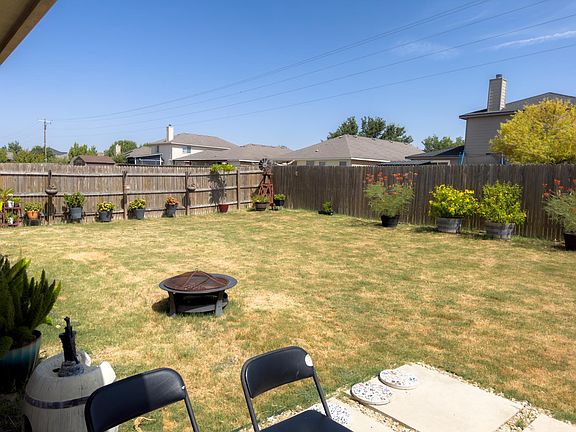 4th image of 409 Luna Vista Dr