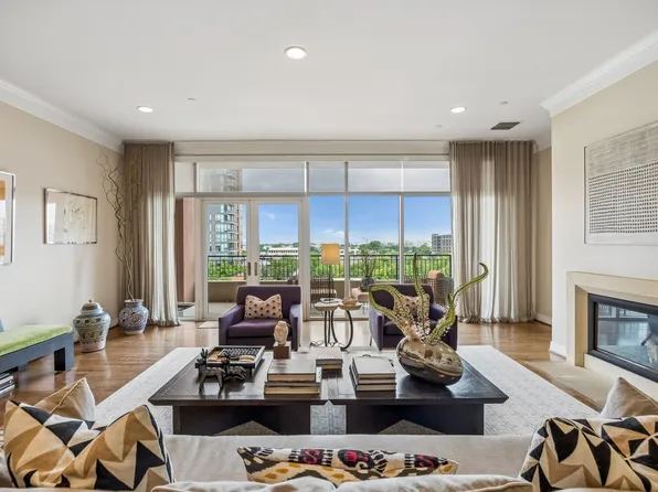 2828 Hood St APT 707, Dallas, TX 75219