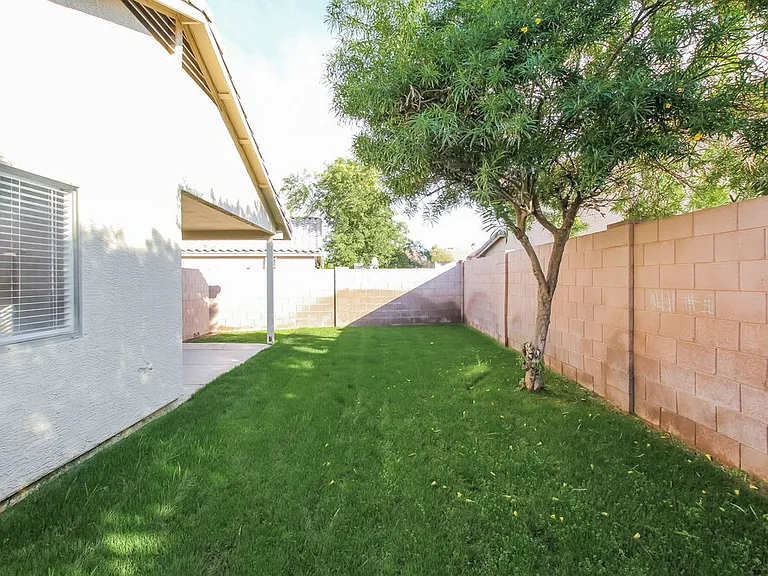 10559 W Amelia Ave — Photo 15