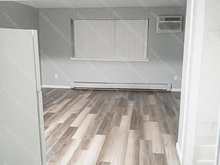 9601 Greenfield Rd — Photo 11
