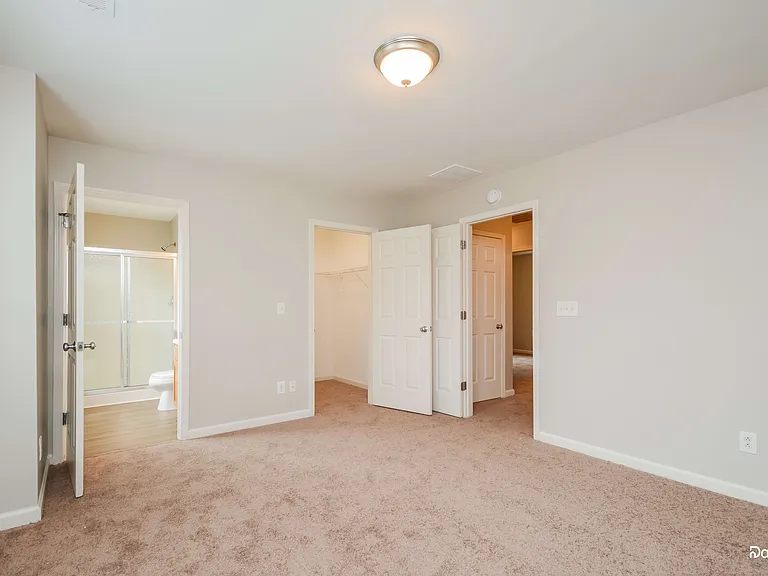 2870 Filbert St — Photo 11