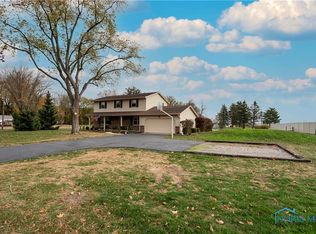 22180 Haskins Rd, Bowling green, OH 43402