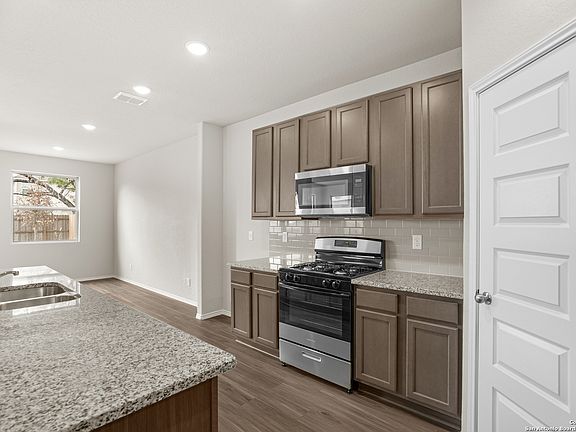 3rd image of 4959 Sandstone Way