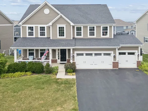 13824 Amelia Dr, Lemont, IL 60439
