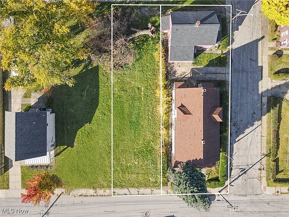 5th image of 2958 E 71st St