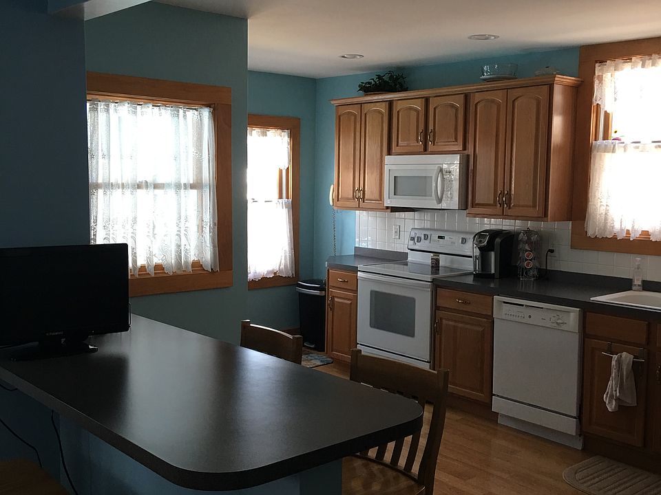 2nd image of 319 Hamilton Blvd