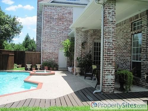 2nd image of 5944 Broadmoor Dr