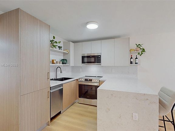 3rd image of 1666 West Ave #350