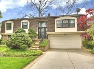 191 Downing Rd, Buffalo Grove, IL 60089