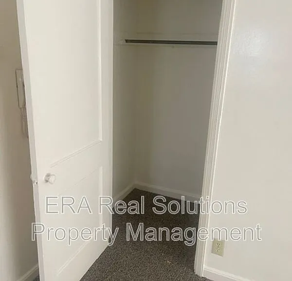 47 N Hampton Rd #B — Photo 9