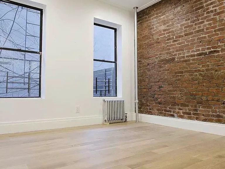 251 Pacific St #10 — Photo 1