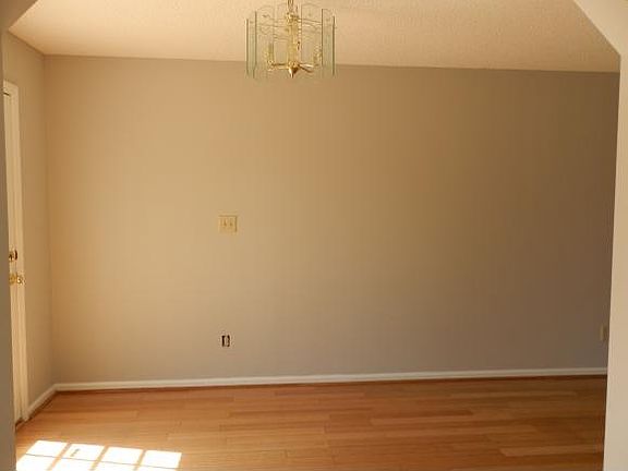 4th image of 612 Piedmont Ave