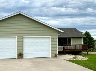 512 Christine St, Mitchell, SD 57301