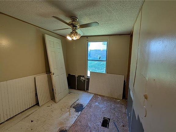 5th image of 4471 Ben Ln