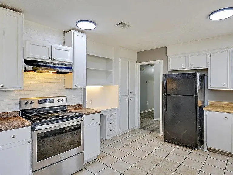 221 Pecan Hill Dr — Photo 8