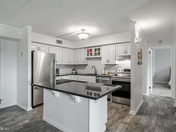 10713 Valley Forge Cir #713, King Of Prussia, PA 19406