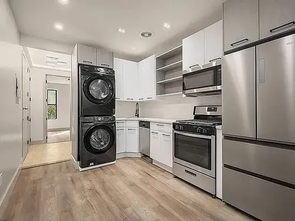 895 4th Avenue image 1 of 7