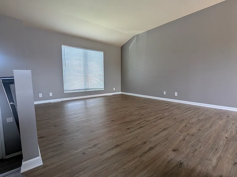 9145 Potter St — Photo 4
