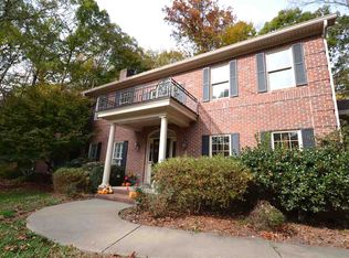 261 Mooreborough Ln, Bowling Green, KY 42103