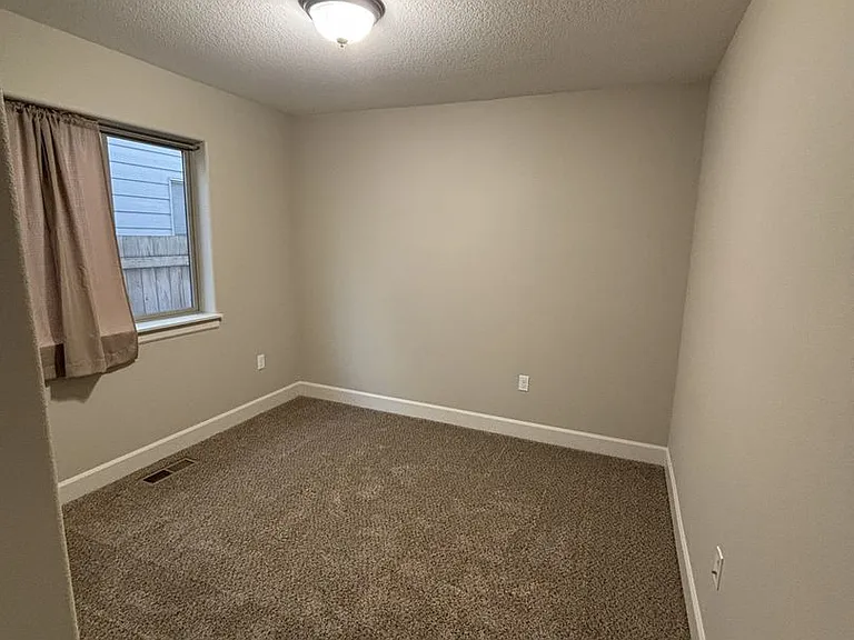 1067 Taurus Loop NE — Photo 6