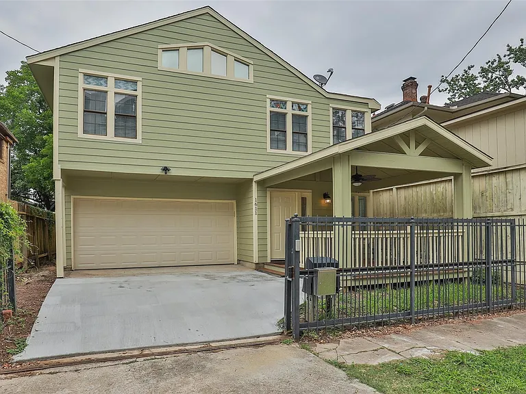 1611 Oakdale St — Photo 3
