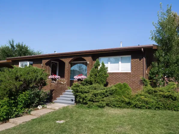 809 22nd St S, Lethbridge, AB T1J 3L6
