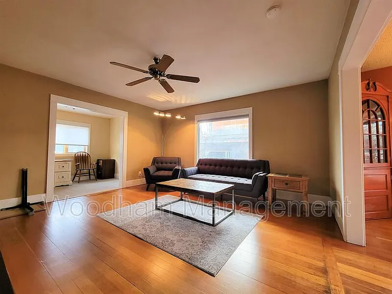 407 N Broadway Ave — Photo 12