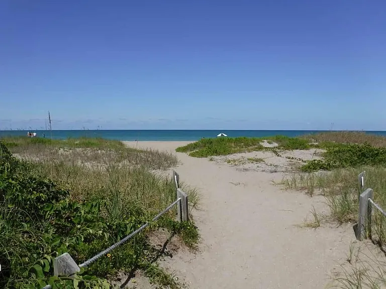 Harbour Isle Dr — Photo 24