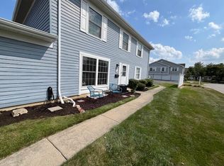 1500 Timber Trl APT B, Wheaton, IL 60189