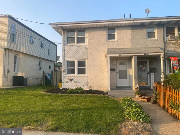 925 Alcyon Dr, Bellmawr, NJ 08031