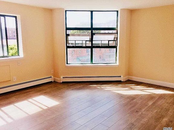 2nd image of 41-33 Parsons Blvd #5C