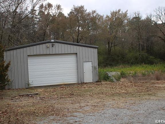 3rd image of 122 Kathy Ln