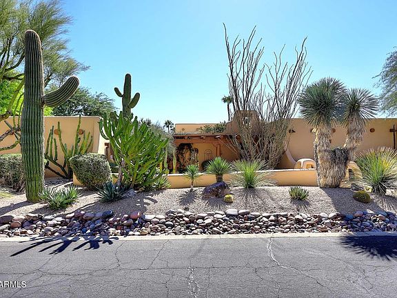5th image of 8211 E CANDELARIA Drive