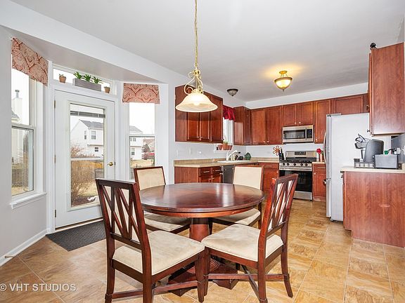 5th image of 7413 Fordham Ln