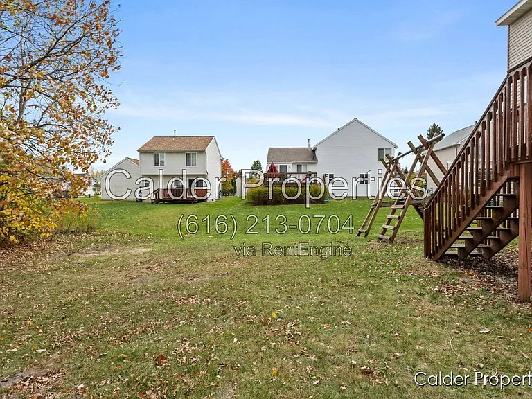 5686 E Falling Leaf Dr SE — Photo 36