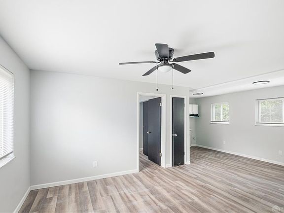 4th image of 40 S Trenton St #5