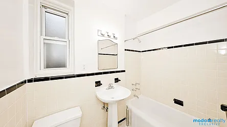 Rented by Moda Realty