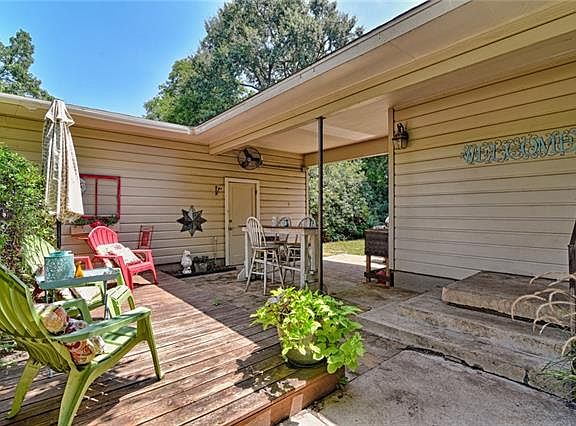 3rd image of 1206 Lyndale Dr
