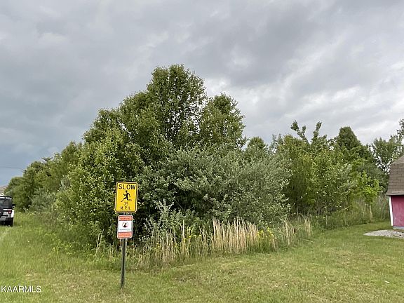 4th image of Woodgate Dr