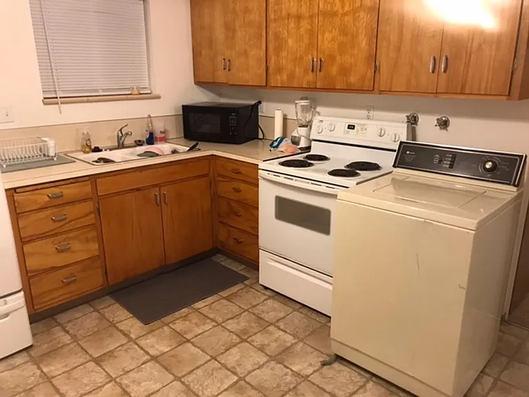 525 Brookside Pl #4 — Photo 2