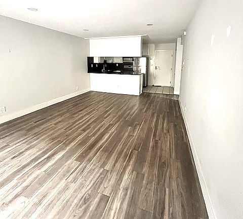 4th image of 2558 S Sepulveda Blvd APT 1