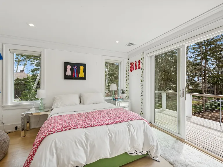 9 S Harbor Dr — Photo 25