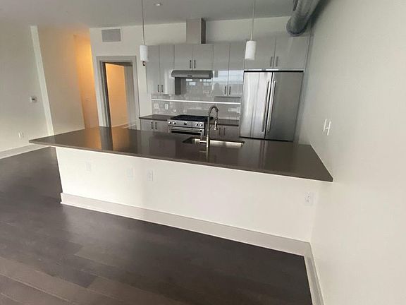 4th image of 957 Liberty Ave #303