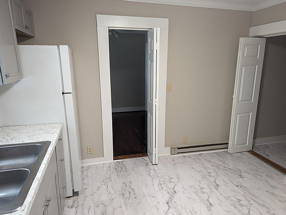5th image of 418 Woods Ave SW #4