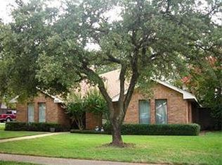 700 Macarthur Ct, Irving, TX 75061