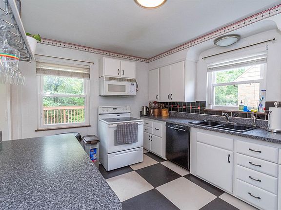 5th image of 3253 Broadwell Ave